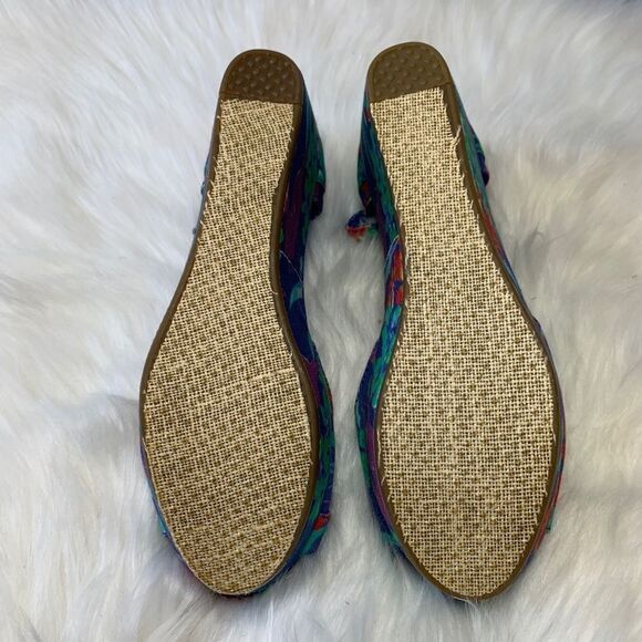 TOMS Blue  Floral Wedge Heels Open Toe Size 6 - Picture 6 of 6
